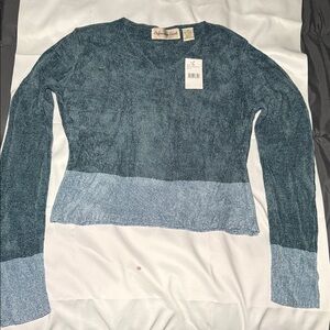 Stylish V-Neck Sweater in Teal and Light Blue